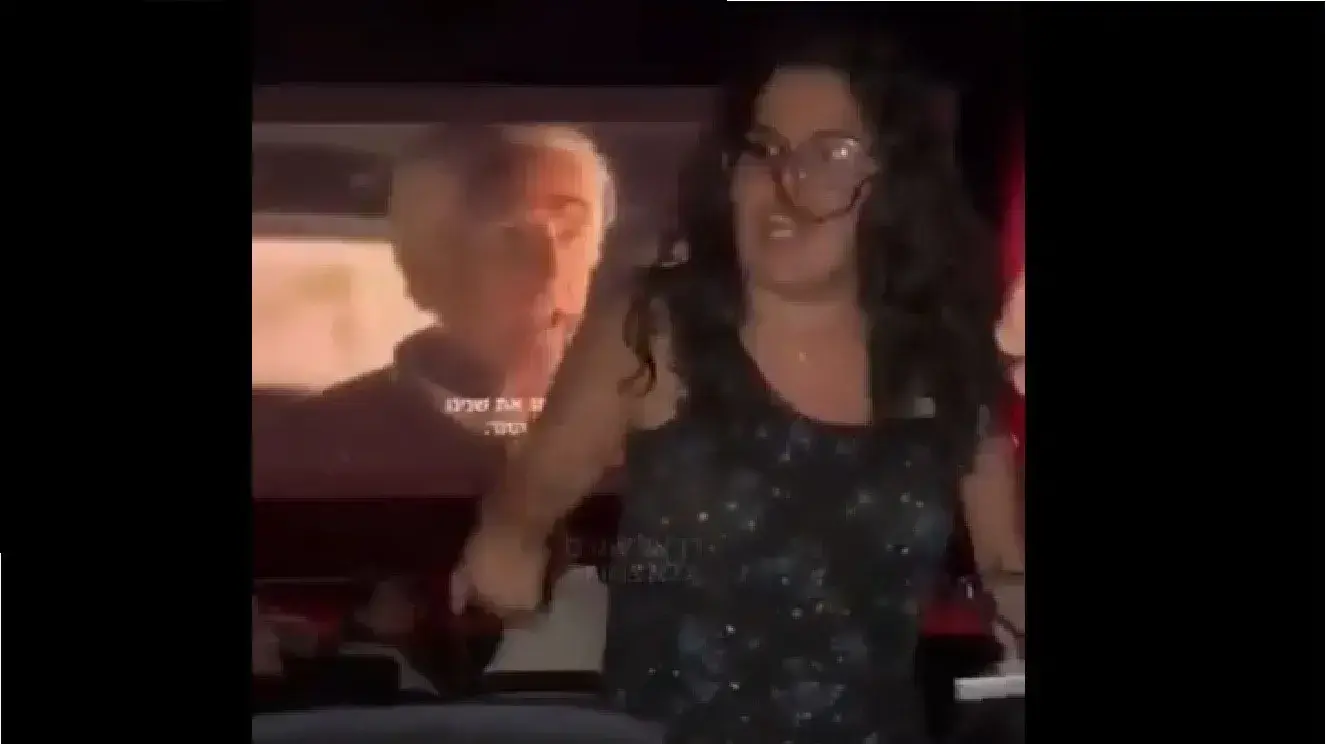 אישה השתוללה בסרט