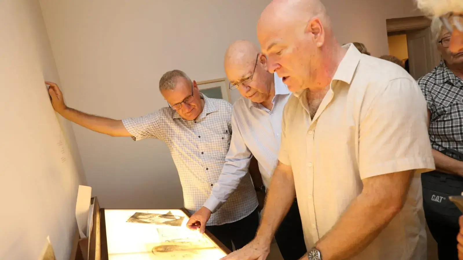 צבי נטע, מנכ"ל מכשירי תנועה, יותם יקיר, מנכ"ל מוזיאוני חיפה ומנהל האוספים רן הלל