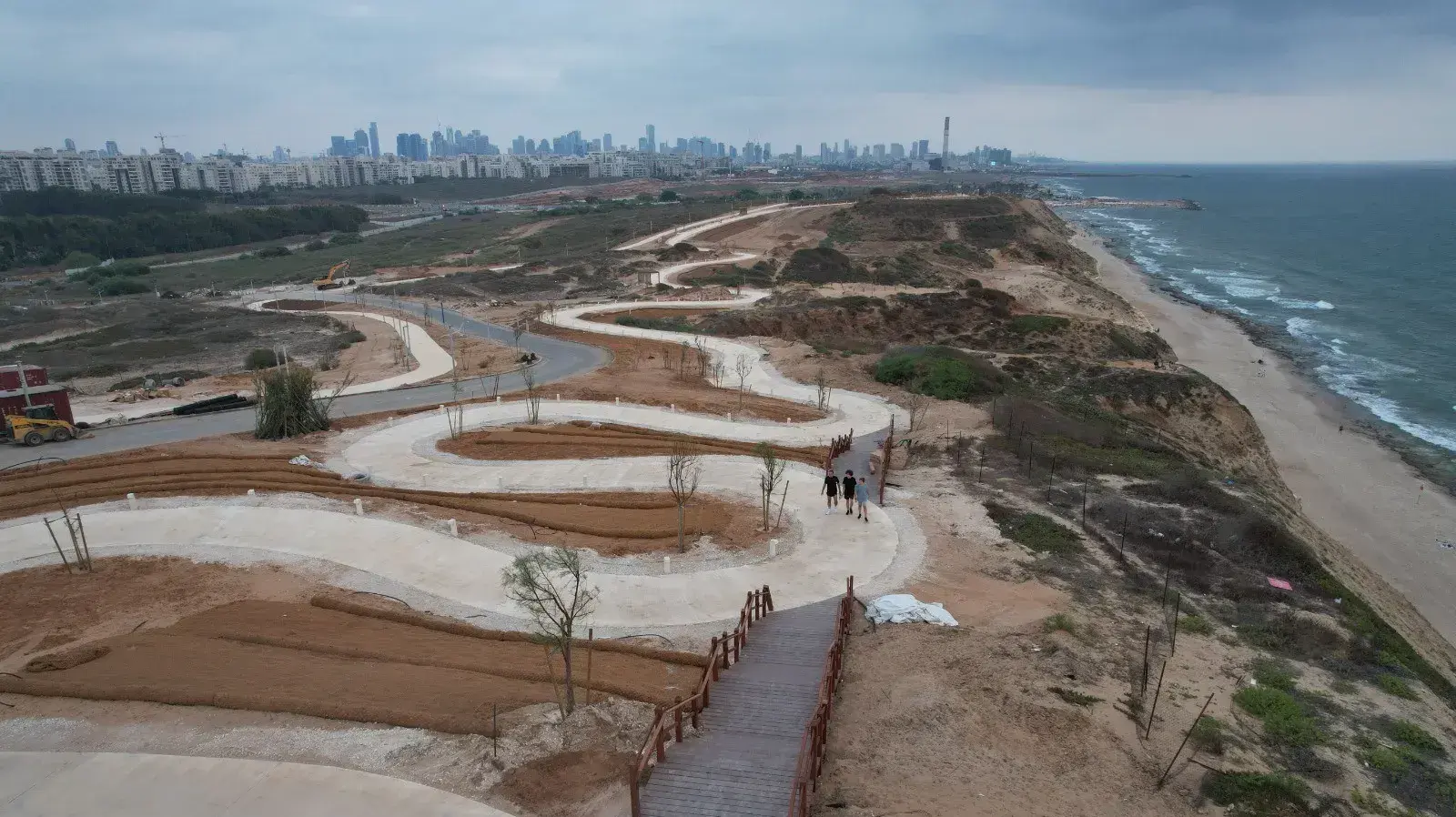 טיילת הפארק החופי בתל אביב