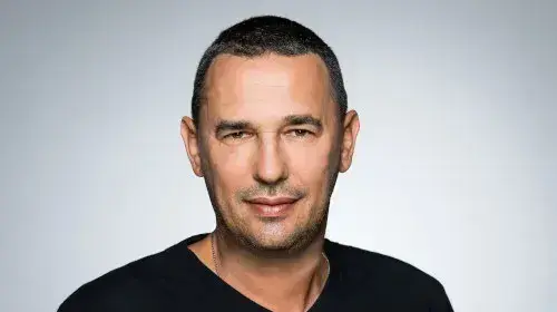 מייסד פלייטיקה רוברט אנטוקול