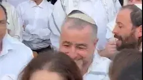 אלונה בר און ושמעון ריקליון ביום כיפור בתל אביב אלונה בר און ושמעון ריקליון ביום כיפור בתל אביב