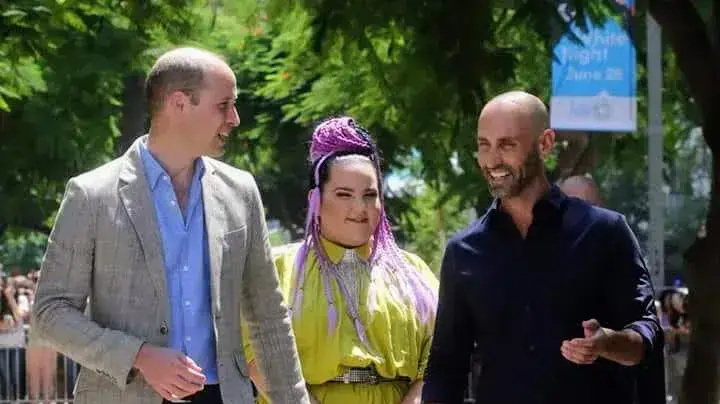 מורה דרך יהונתן וייס עם הנסיך וויליאם ונטע ברזילי