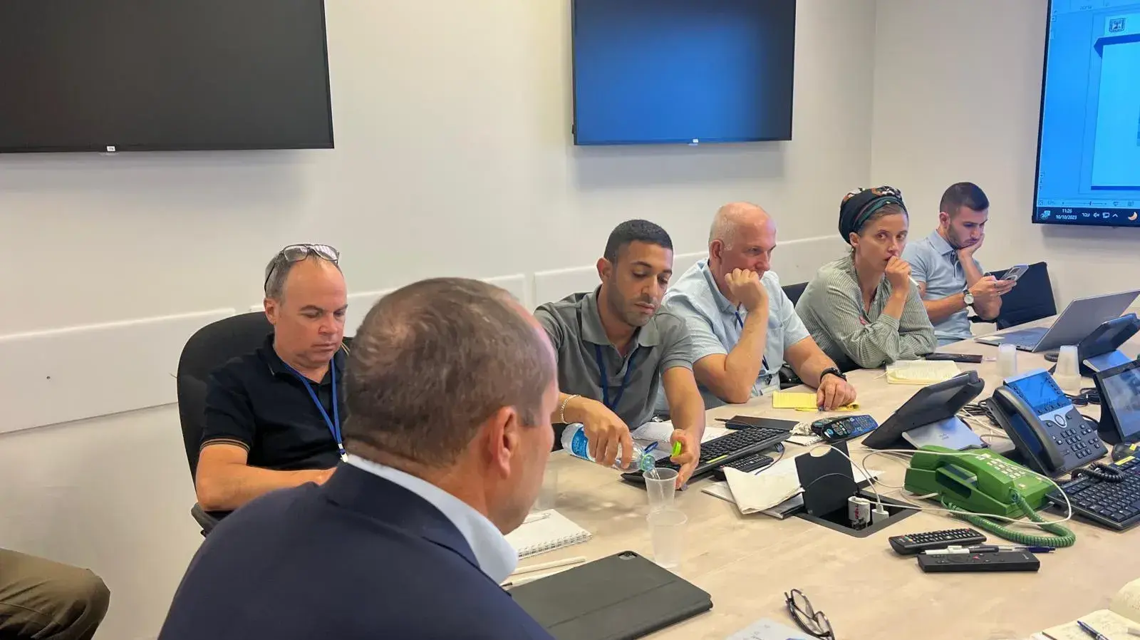 שר הכלכלה ניר ברקת בסיור בדרום
