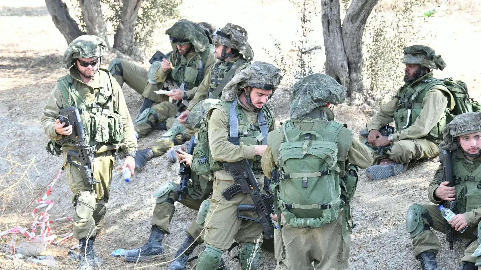 חיילי מילואים בשטח כינוס חוף עזה, 12 באוקטובר 2023