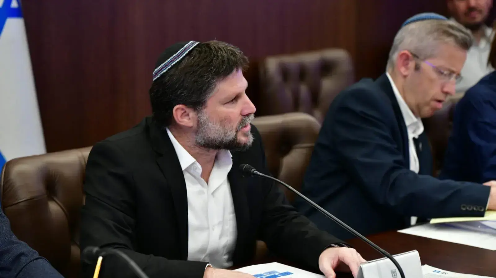 שר האוצר בצלאל סמוטריץ' בדיון בקבינט החברתי-כלכלי, 16.10.2023