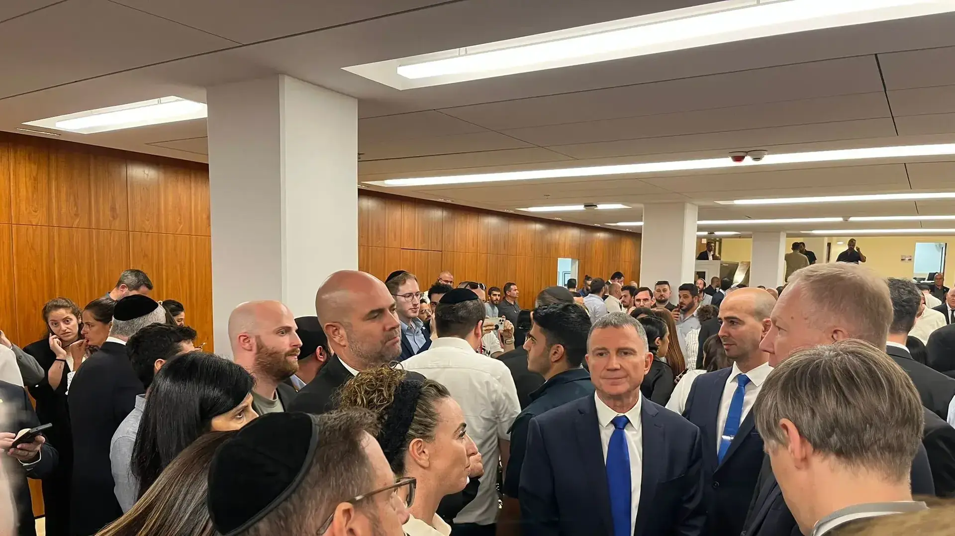 חברי הכנסת התפנו מאולם המליאה בעקבות אזעקות בירושלים
16.10.23