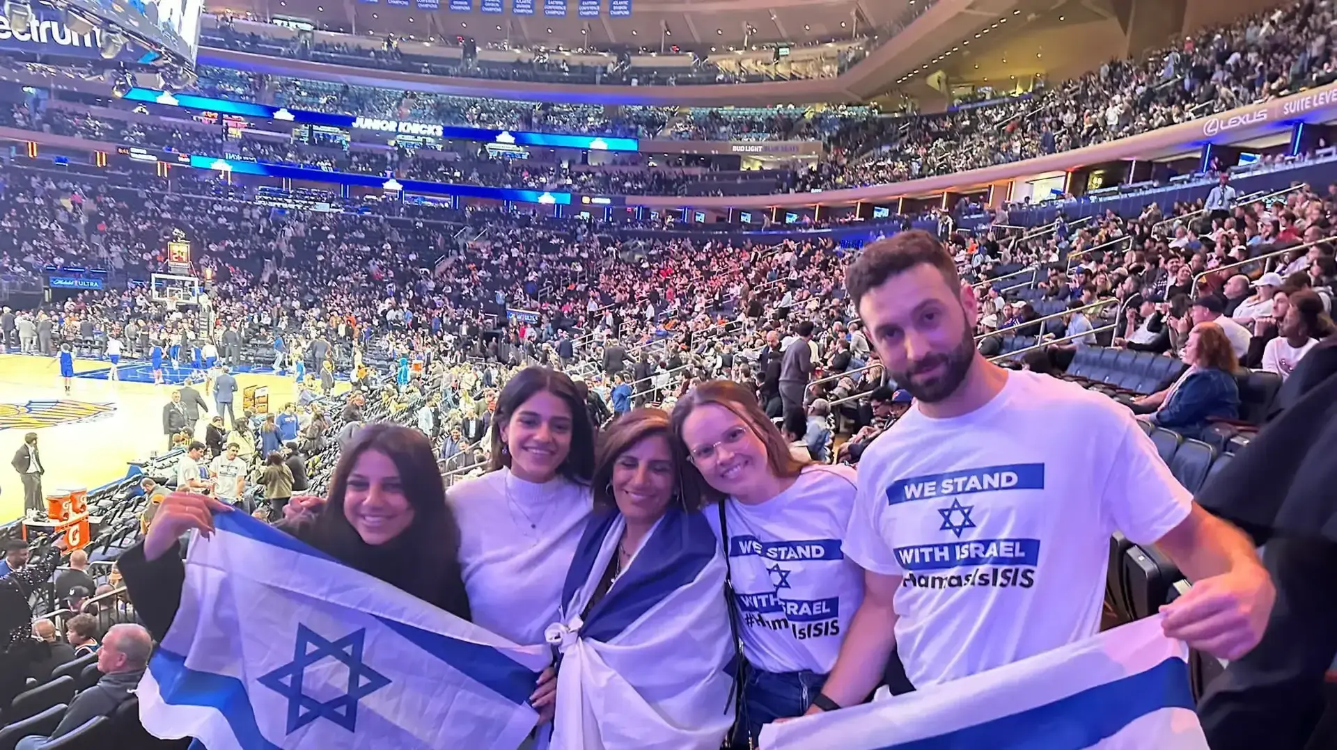 מפגן תמיכה בישראל במשחק בין הניקס לוויזארדס