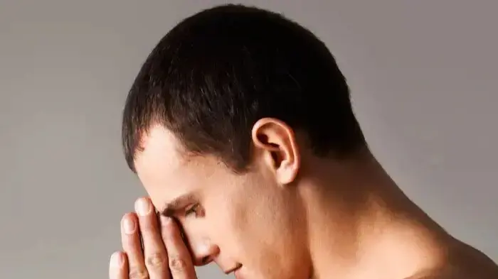 אילוסטרציה גבר חושב