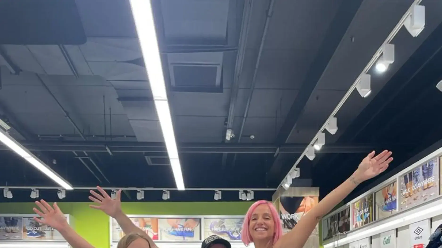 משפחת טרסוב מימין מורן, ג'וסף ואמה למען ילדי העוטף והצפון