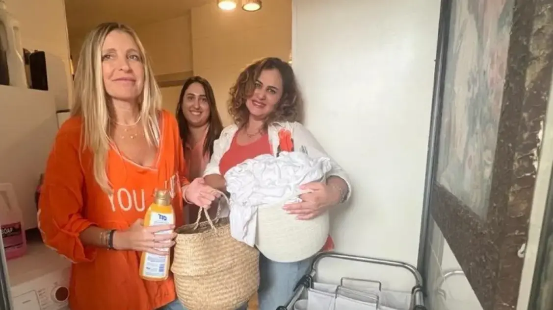 כביסה למפונים - המיזם של דר"א להבית אקרמן לסיוע בזמן מלחמה