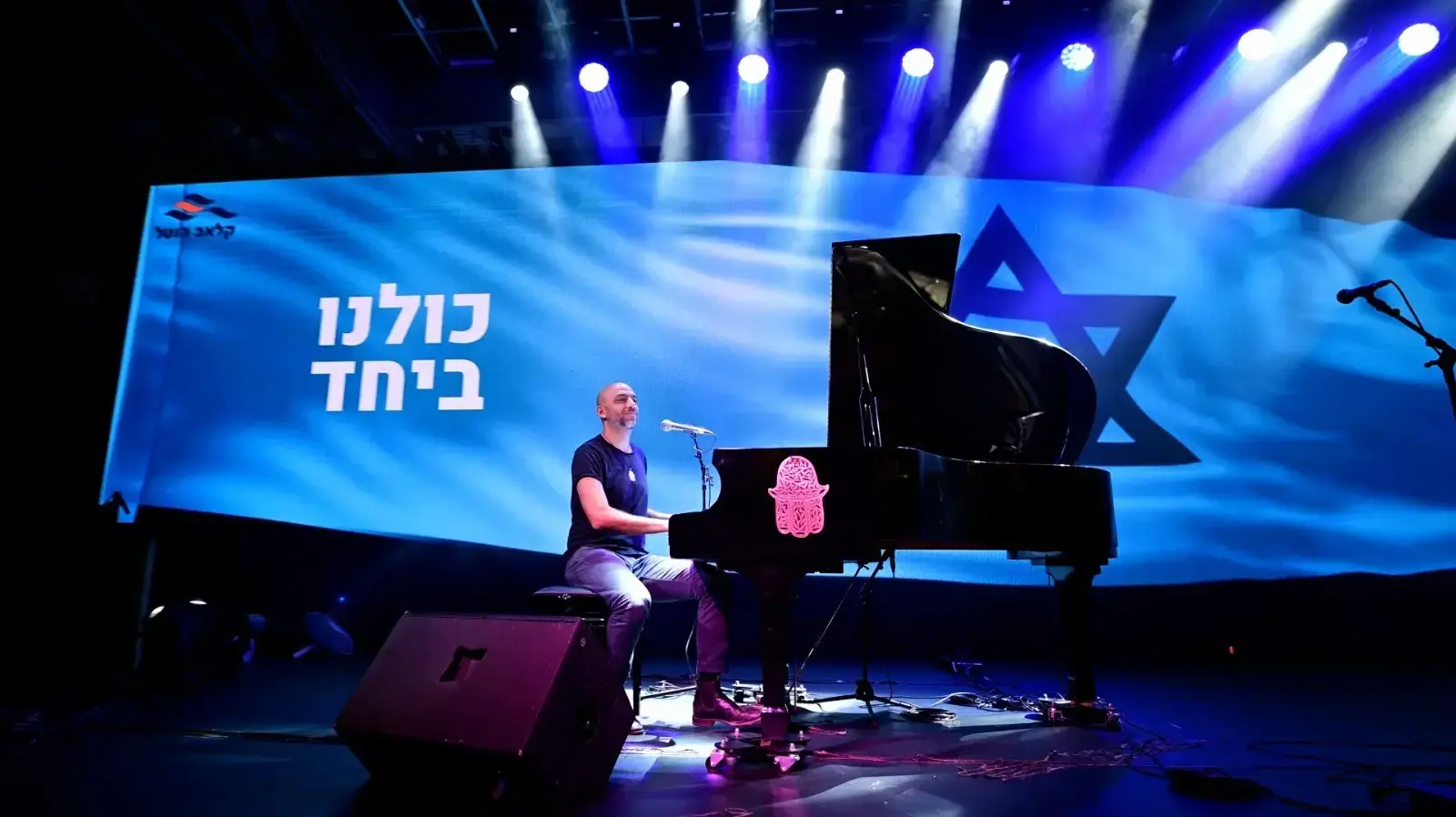 עידן רייכל בהופעה בקלאב הוטל אילת