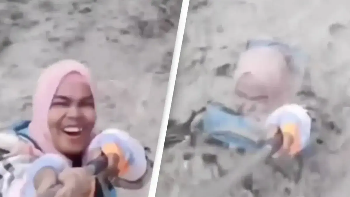 צילמה סלפי תוך כדי צונאמי
