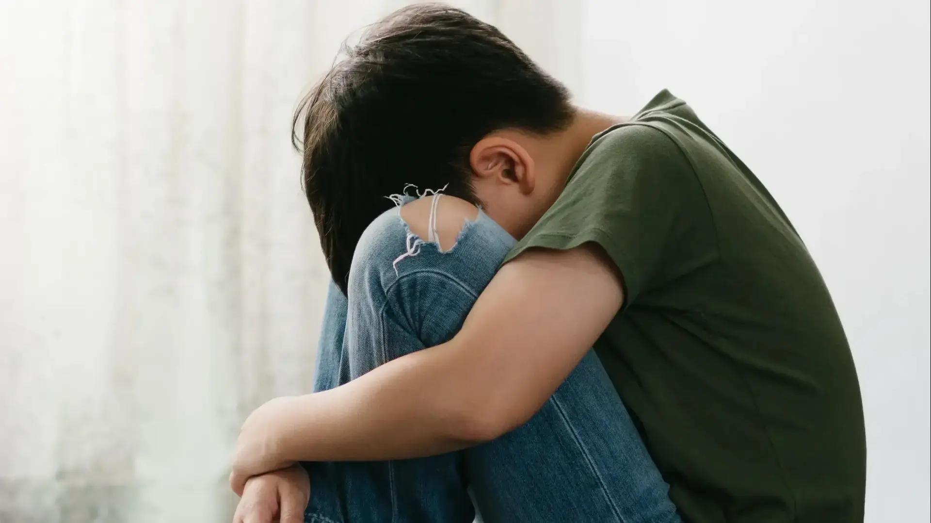 ילד פוחד ילד חושש ילד בדיכאון ילד פוחד ילד חושש ילד בדיכאון