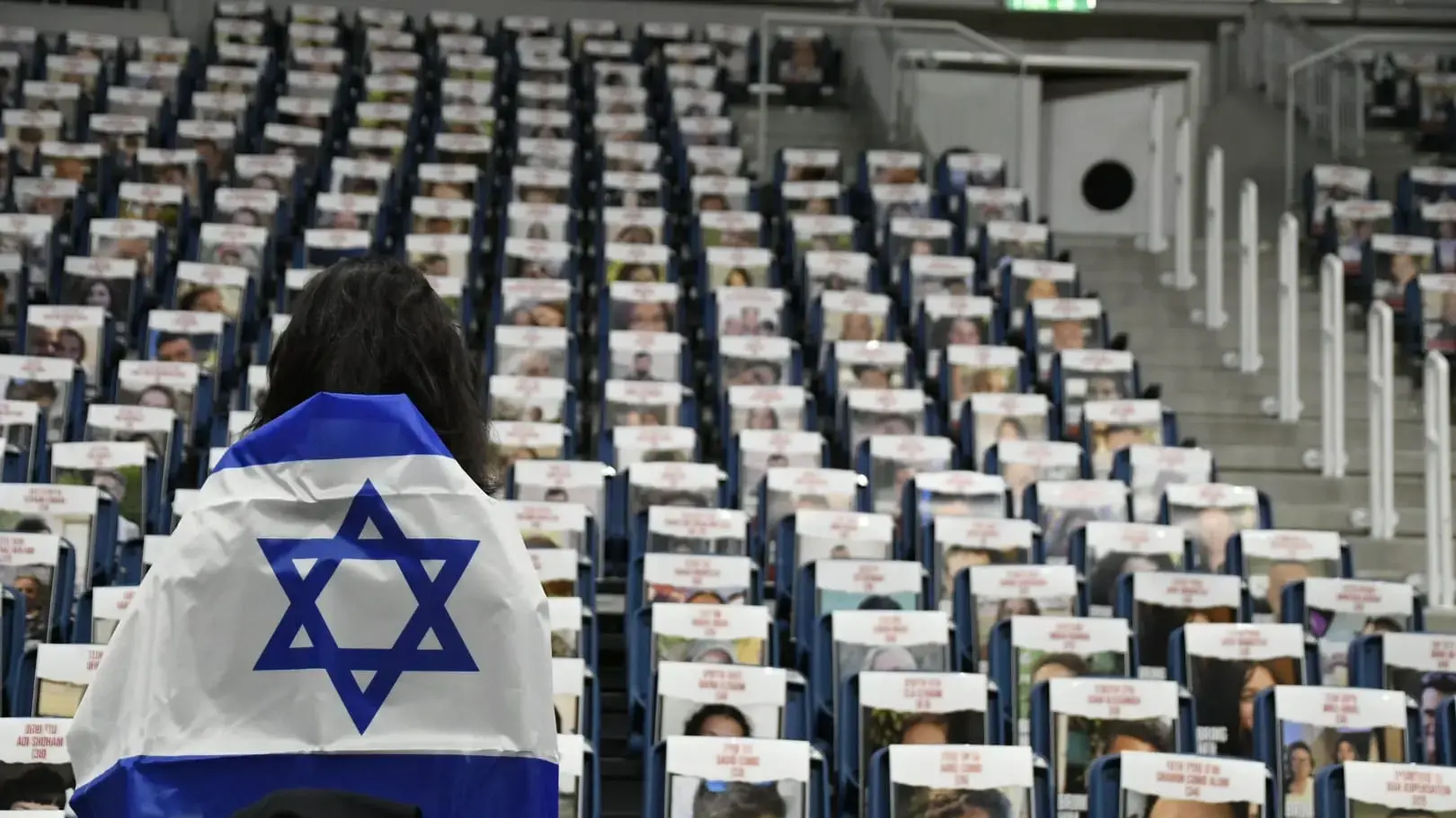 מיצג בארנה למען החטופים