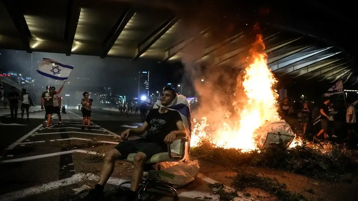 עדות מקומית תמונתו של אריאל שליט
