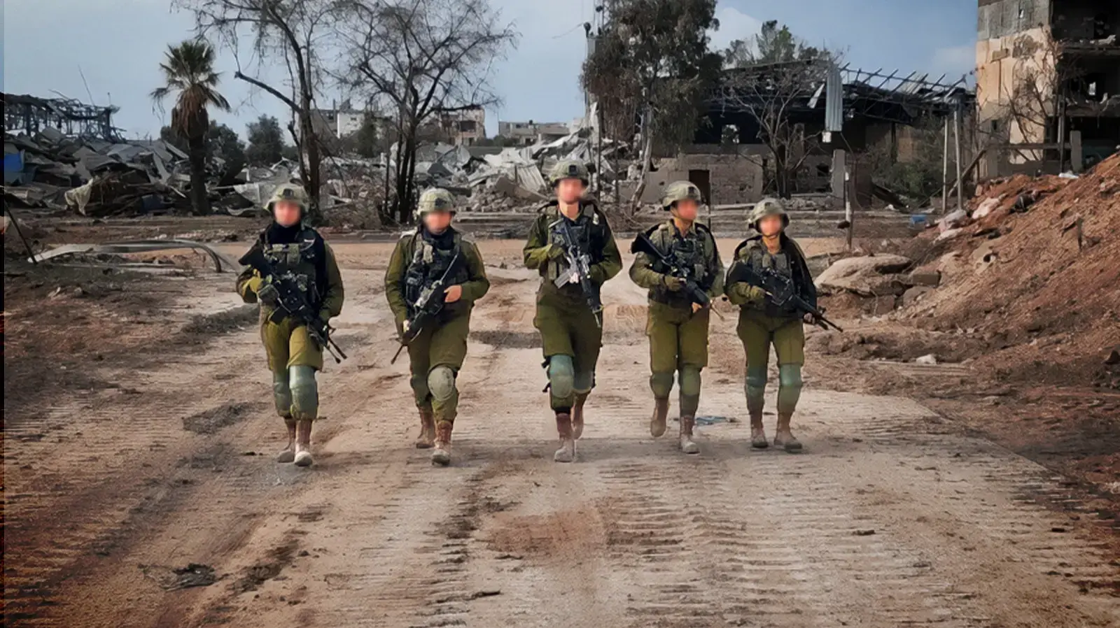 חיילות בעזה