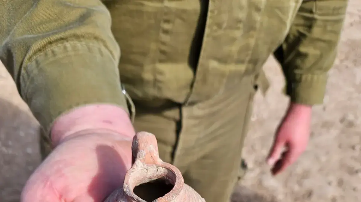 חיילים מצאו נר שמן בן כ-1500 שנה בעוטף עזה
