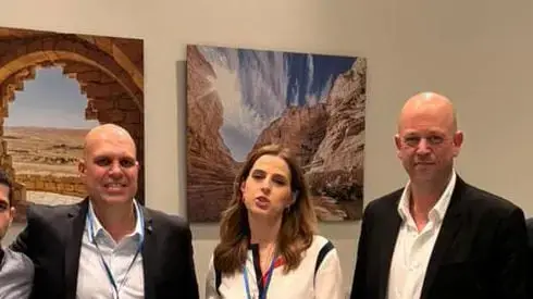 דפנה ליאל בפאלאס להבים