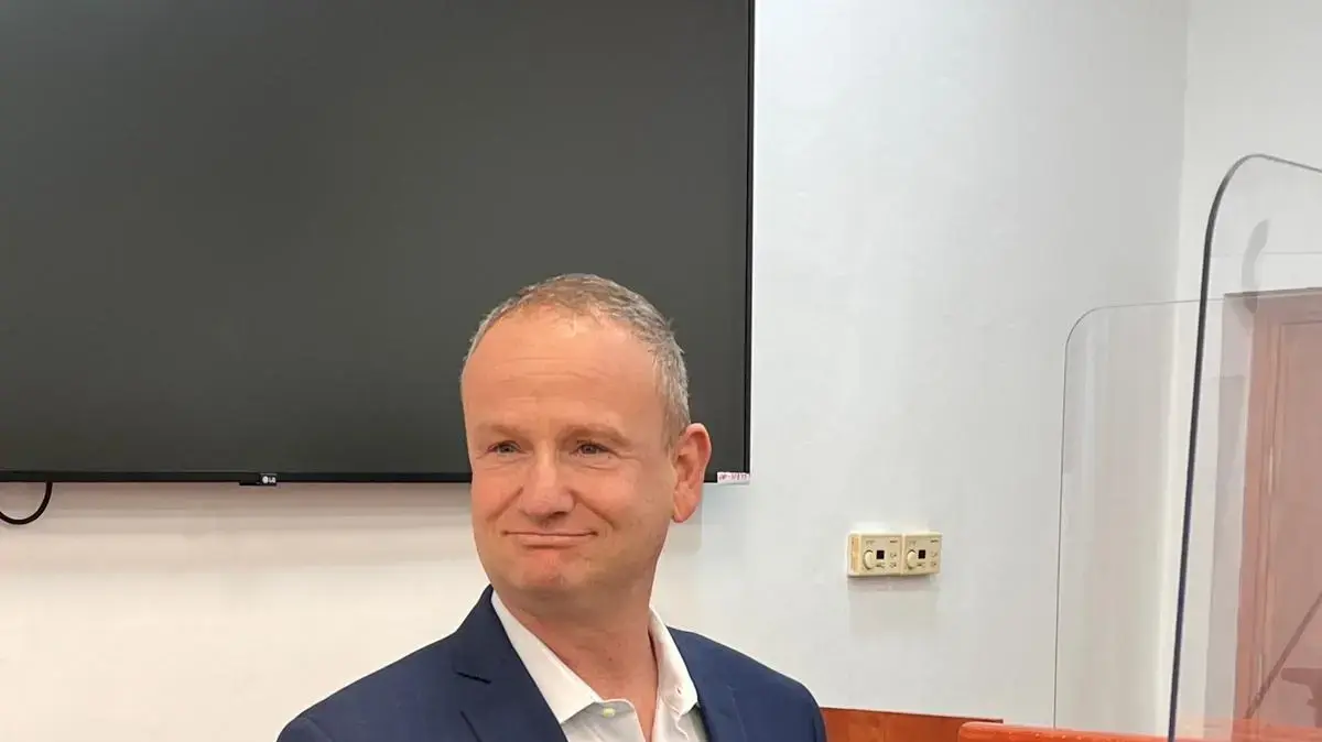 עדותו של מנכ״ל משרד רה״מ לשעבר הראל לוקר במשפט תיקי נתניהו, ביהמ"ש המחוזי ירושלים, 1 בינואר 2024