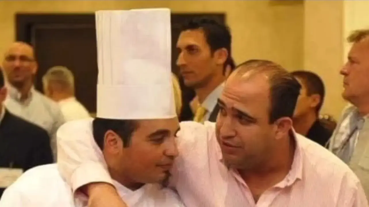 השף גיא פרץ עם יד ימינו אלי אוזן שנהרג בחוף זיקים בשביעי באוקטובר 2023