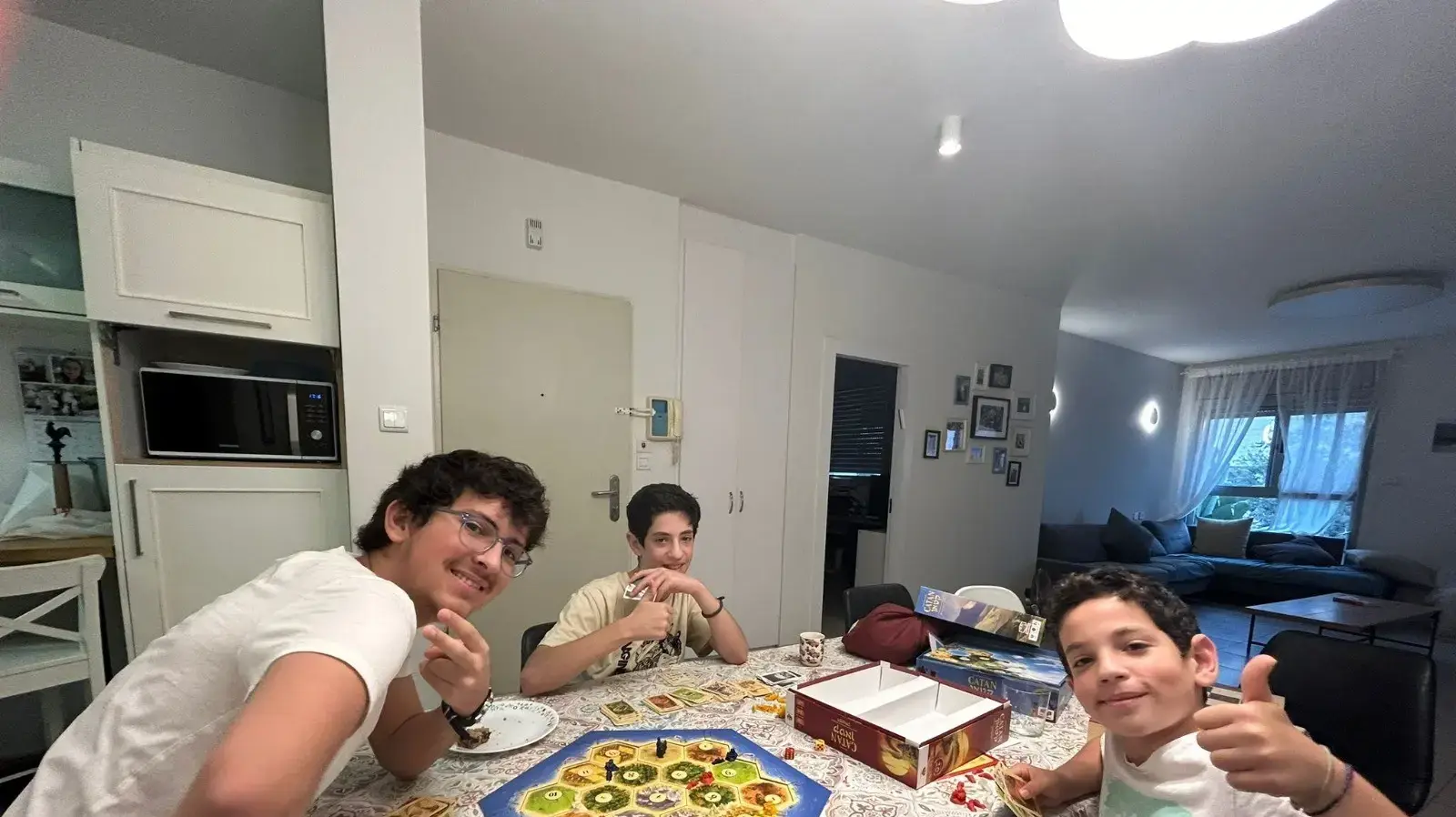 בני נוער ממודיעין מתנדבים עם ילדי אנשי המילואים