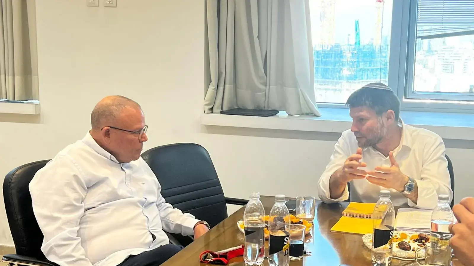 שר האוצר בצלאל סמוטריץ׳ ויו״ר ההסתדרות ארנון בר דוד. ינואר 2024