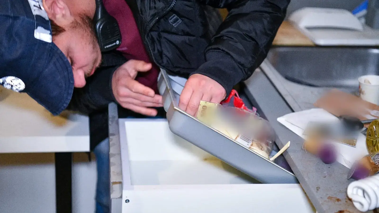 מסמכים שמצאו במהלך פשיטה על משרד הרישוי בחיפה, 15 בינואר 2024