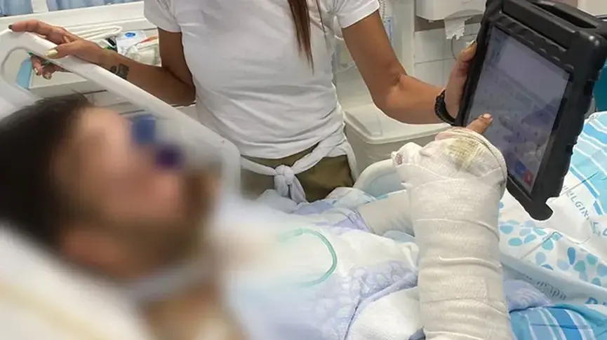 עכשיו הקצין ר' יכול לתקשר עם מטפליו ובני משפחתו. "תגיד לי"