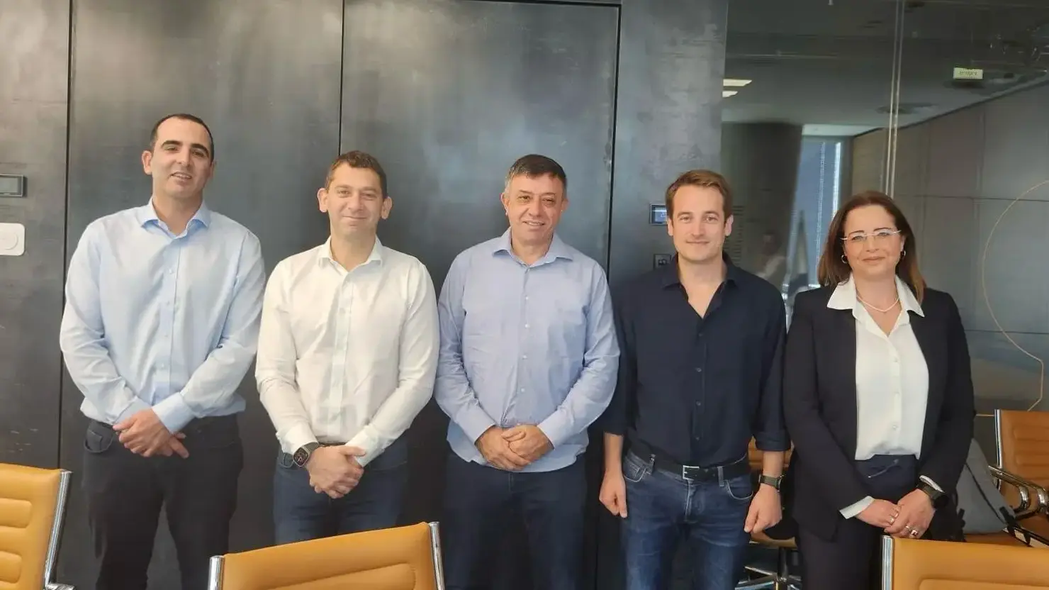 תמונה מרגע החתימה, פרטנר כנסת לשוק החשמל הפרטי