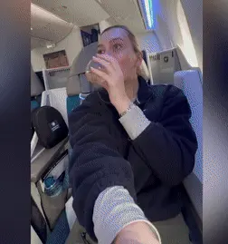 נוסעת השאירה את התינוקת במח' תיירים וטסה בביזנס