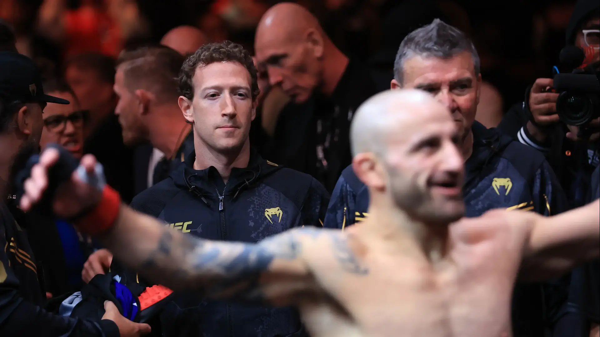 מארק צוקרברג לצד אלכסנדר וולקנובסקי, UFC מקסיקו