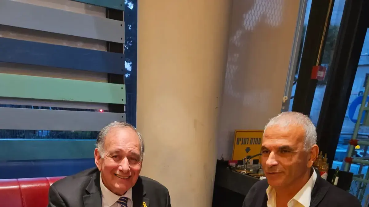שר האוצר לשעבר משה כחלון הגיע הערב לחיפה והודיע על תמיכתו ביונה יהב