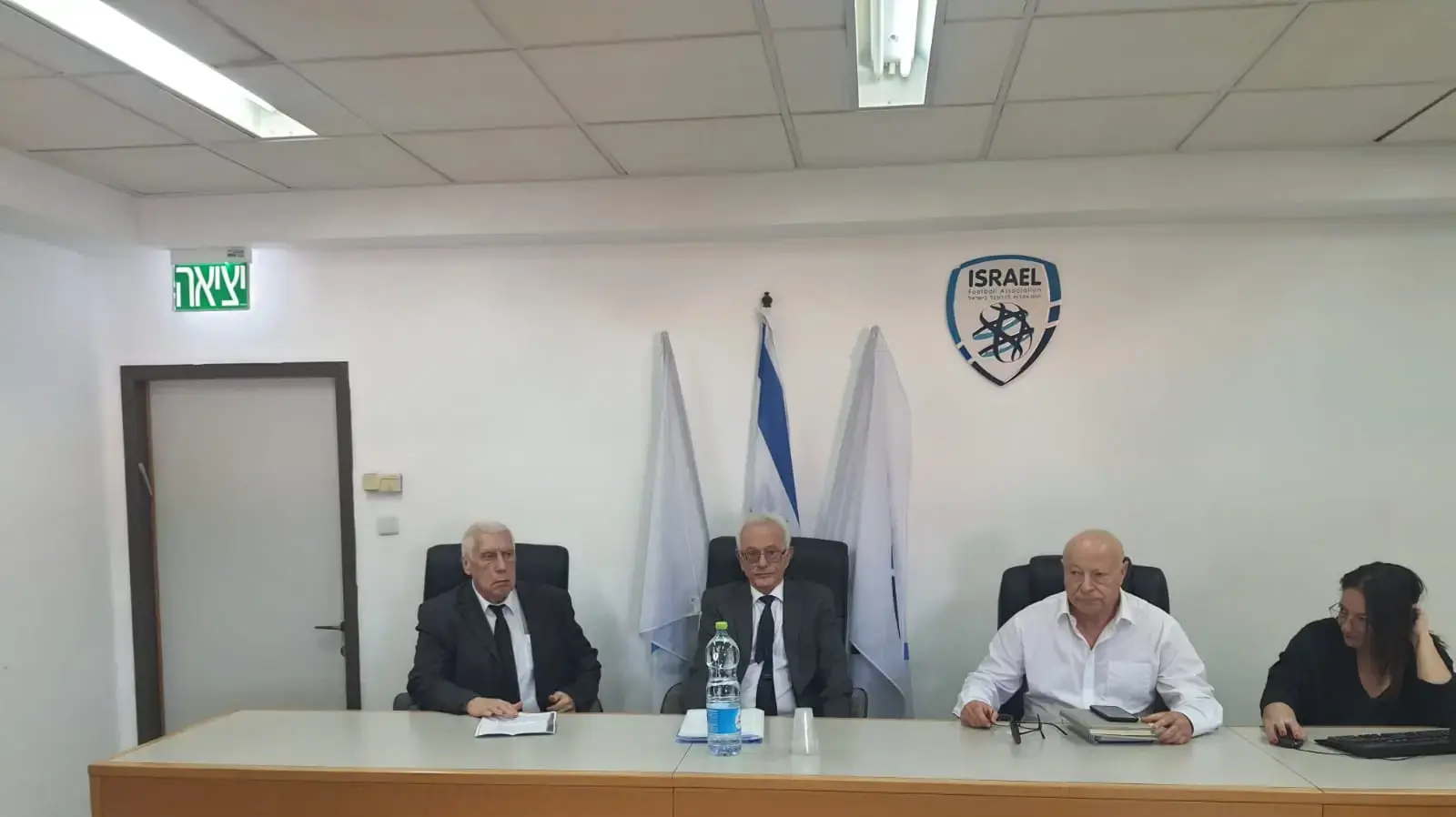נשיא בית הדין העליון החדש, השופט בדימוס ד"ר עדי זרנקין, לצד הדיינים פרופסור מיגל דויטש, דוד יהב
