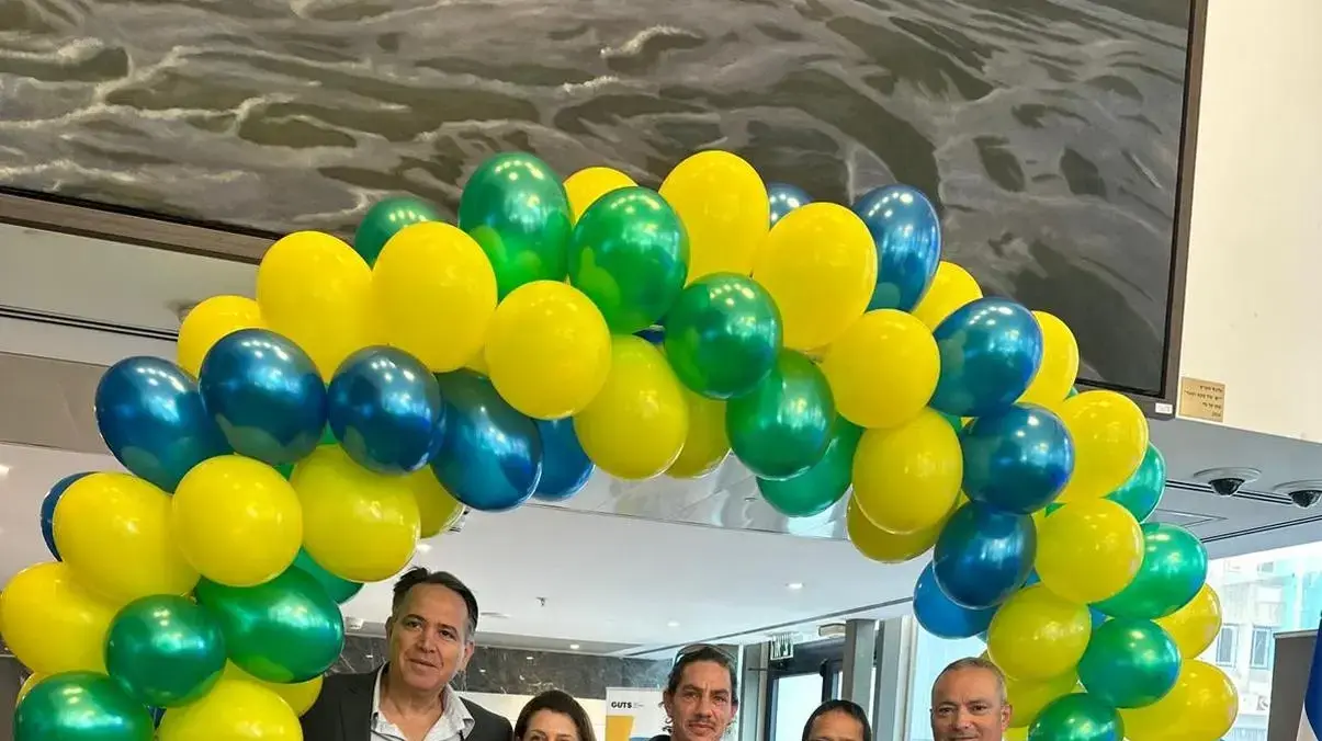 מימין לשמאל: יו"ר הראל פיננסים, שמעון אלקבץ; ניר כהן, מנכל הראל השקעות והראל ביטוח; רן קראוס; ליאת סדן, סמנכל"ית שיווק של קבוצת הראל ביטוח ופיננסים; ד"ר גיא רוטקופף, יו"ר הראל ביטוח מימין לשמאל: יו"ר הראל פיננסים, שמעון אלקבץ; ניר כהן, מנכל הראל השקעות והראל ביטוח; רן קראוס; ליאת סדן, סמנכל"ית שיווק של קבוצת הראל ביטוח ופיננסים; ד"ר גיא רוטקופף, יו"ר הראל ביטוח