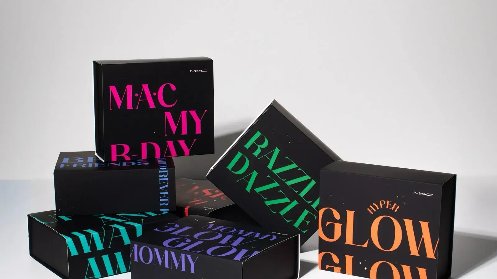 מארזי המתנה של MAC יימכרו באפליקציית Wolt