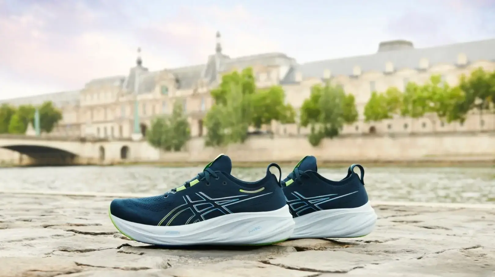 ASICS GEL-NIMBUS-26  מחיר 849 שקל