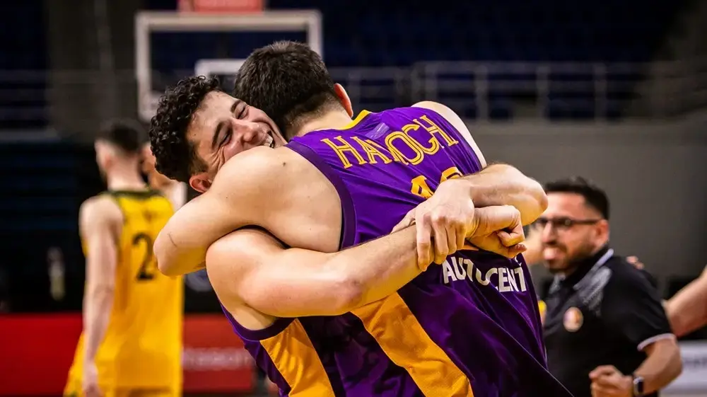 שחקני הפועל חולון שחר עמיר יותם חנוכי