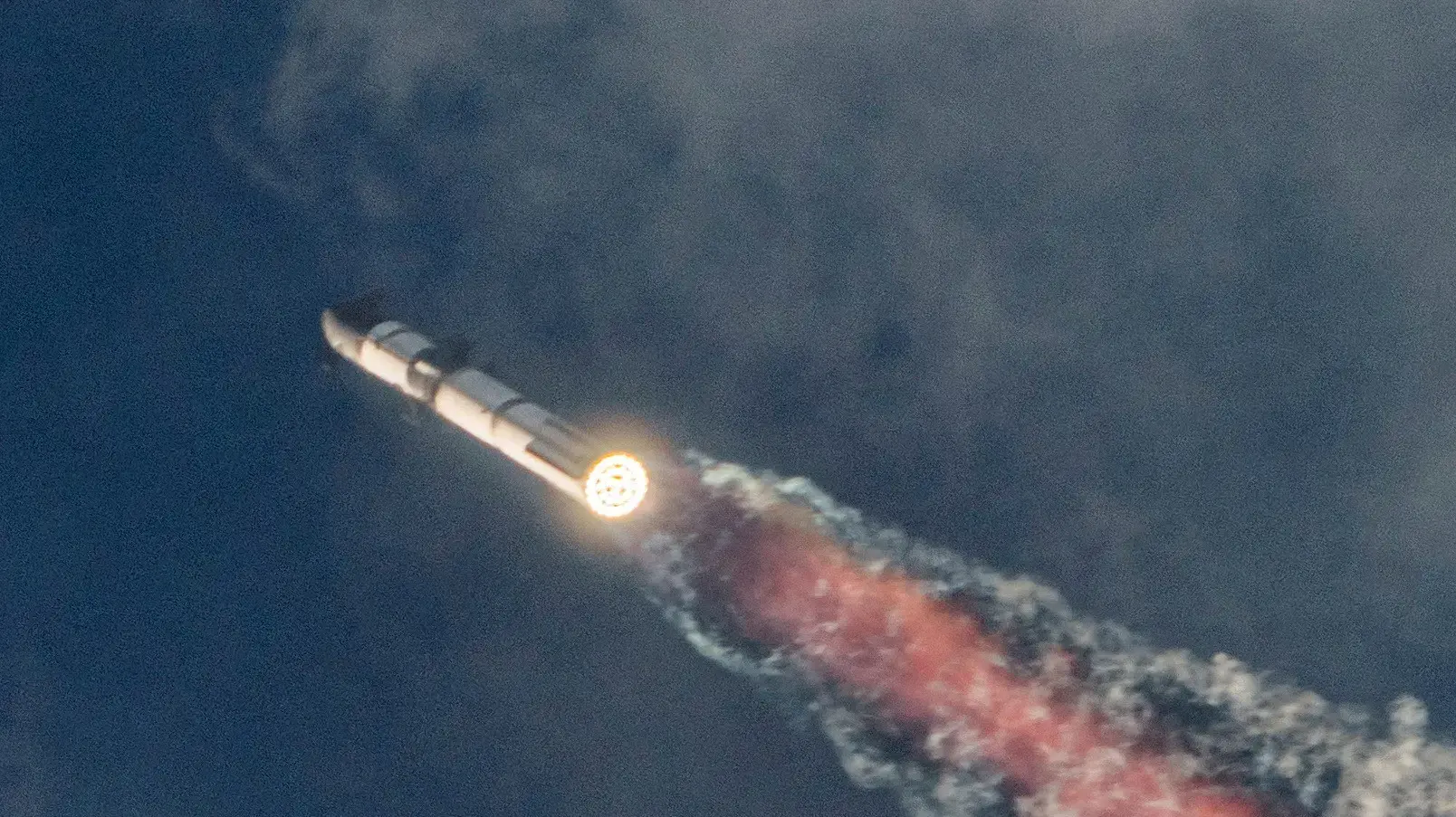החללית Starship בדרך לחלל