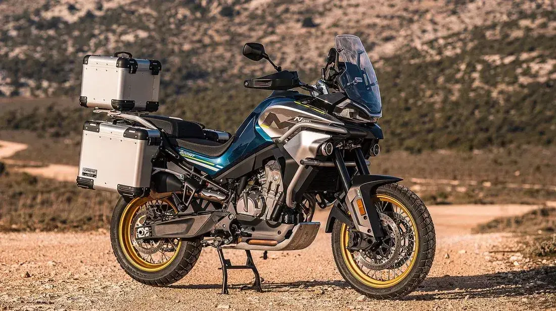 CF MOTO 800MT