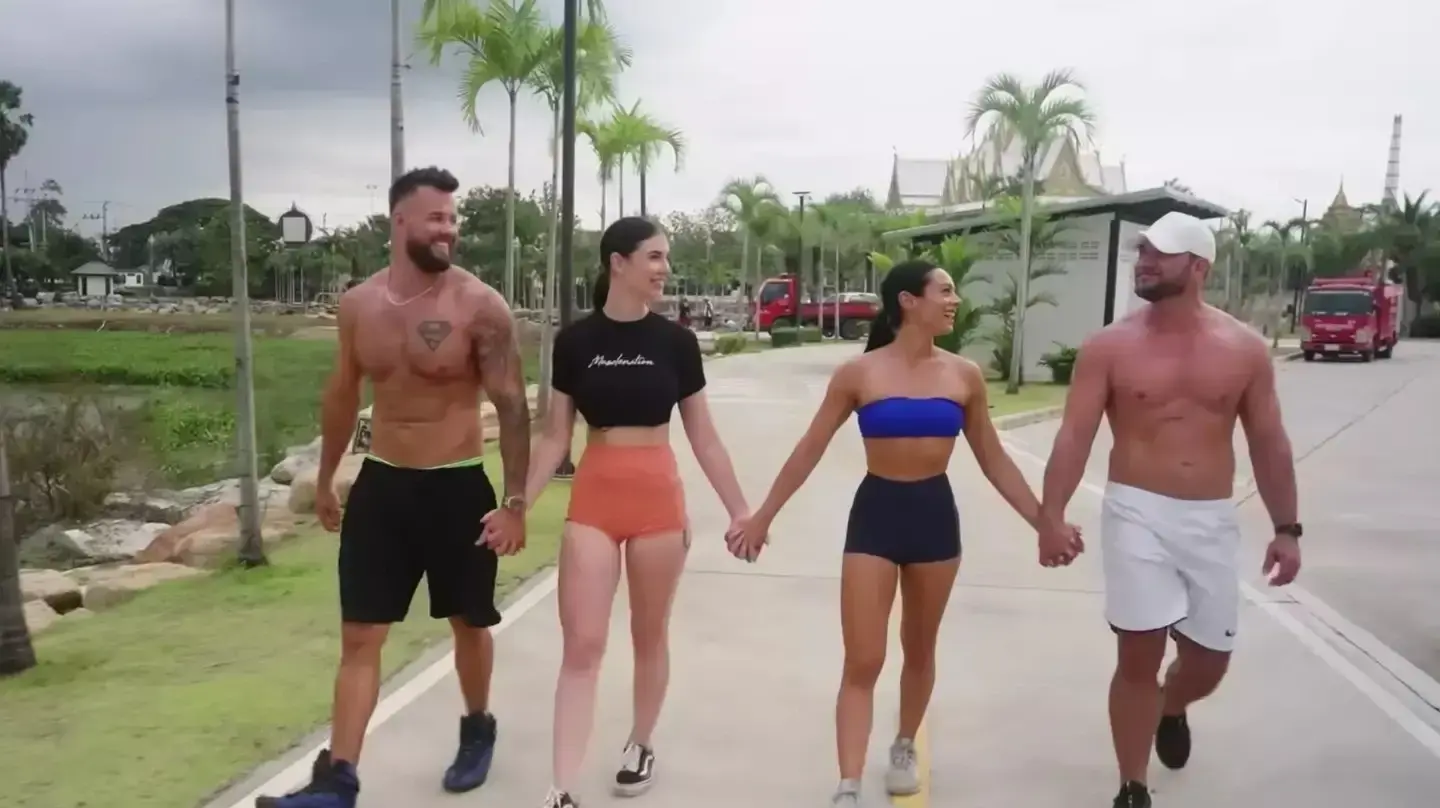 החברות הטובות ששוכבות כל אחת עם הבעל של השניה