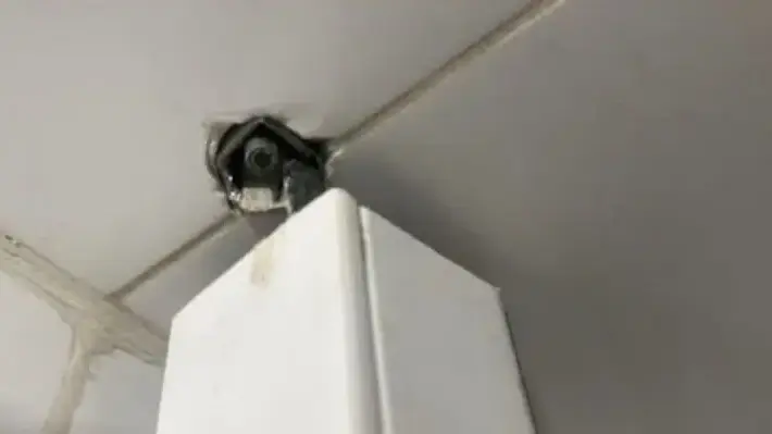 מצלמה נסתרת שאותרה בשירותים במכללה האקדמית תל אביב יפו
