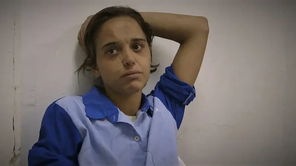 מלכה טוסיה, אסירות