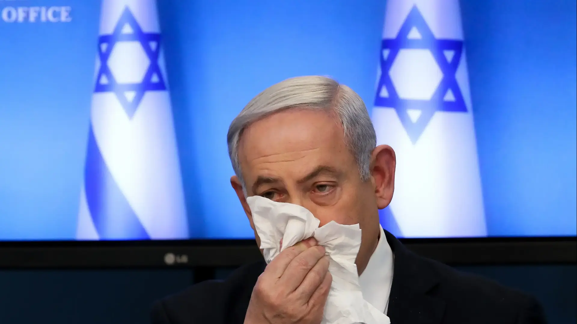 בנימין נתניהו מקנח את אפו, 11 במרץ 2020