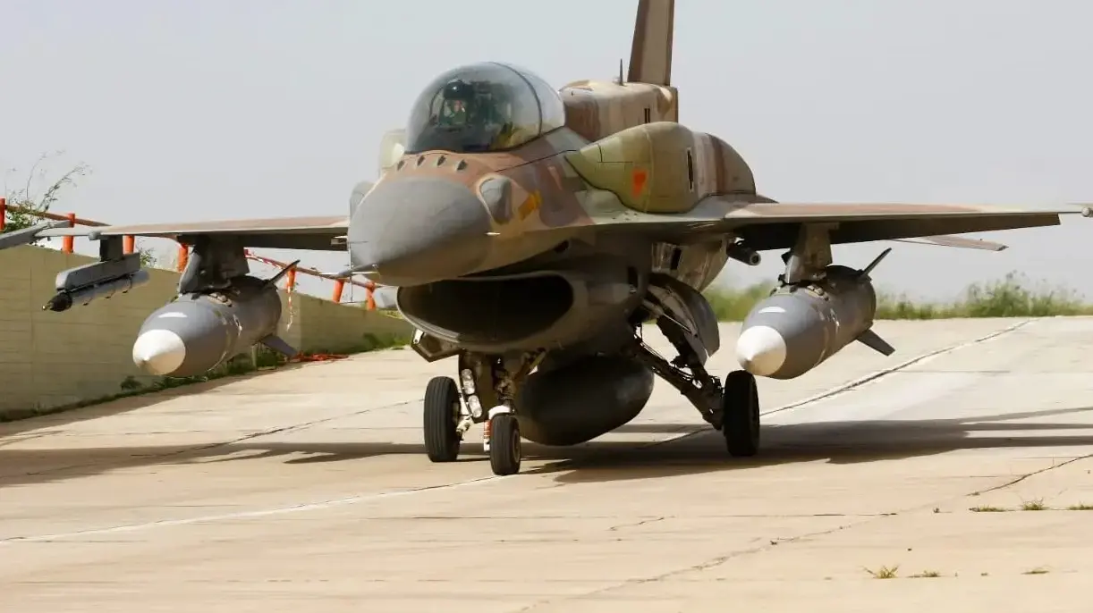 טיל Air Lora על מטוס אף-16