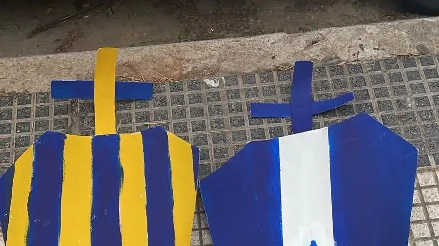 ה"תפאורה" האנטי ישראלית של אוהדי אול בויס ה"תפאורה" האנטי ישראלית של אוהדי אול בויס