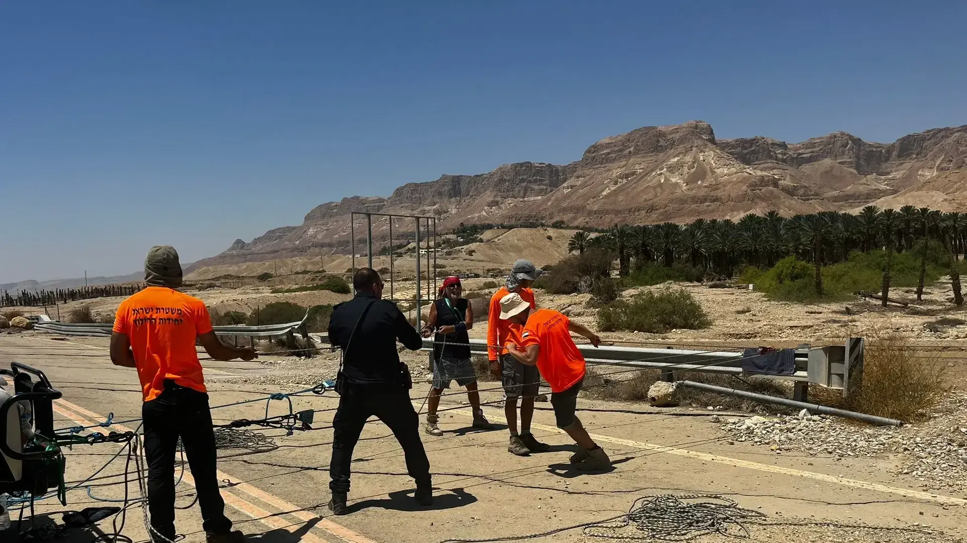 היעל נפל לבולען וניצל בנס ע״י המשטרה ורשות הטבע והגנים