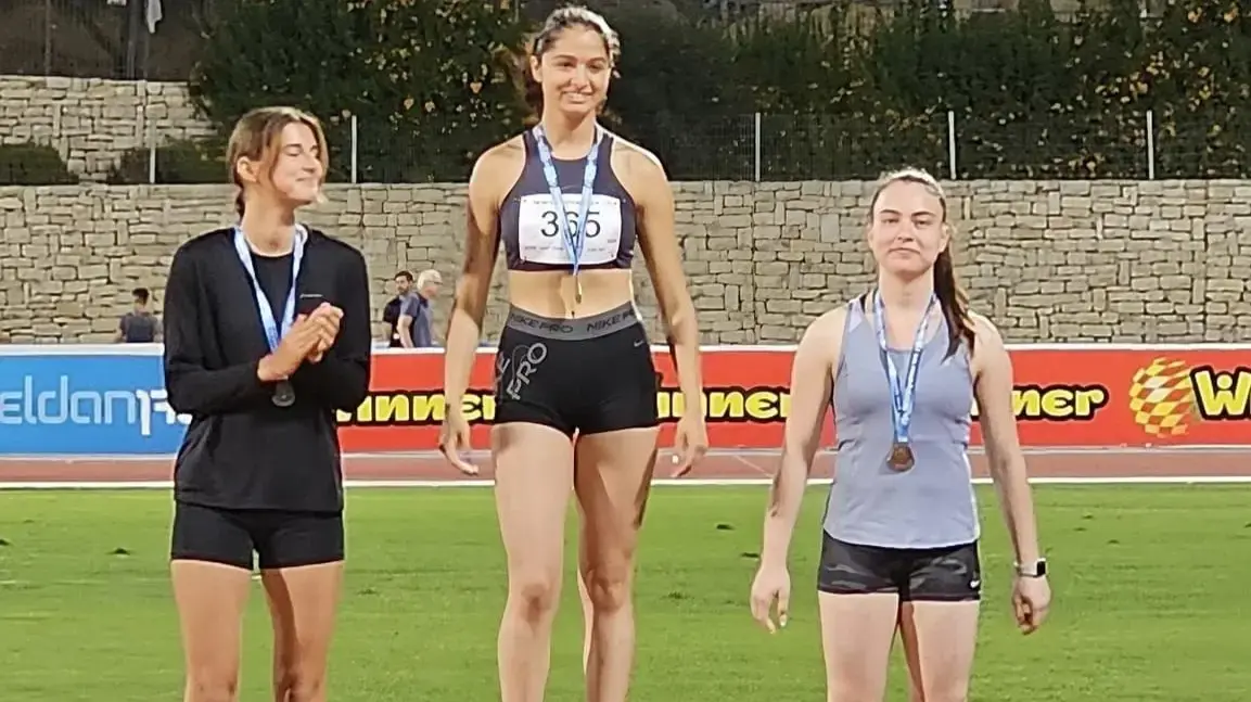 פעמיים בראש הפודיום. נערת הזהב רוני חובב