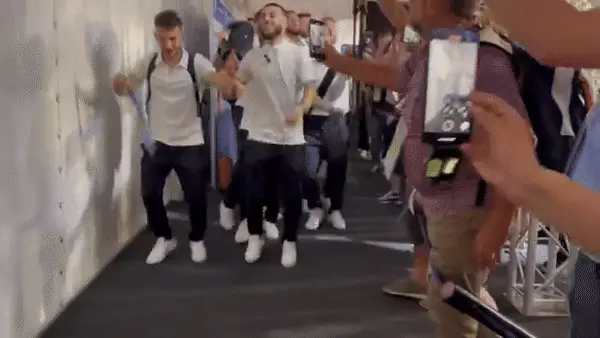 שחקני נבחרת גאורגיה חוגגים שחקני נבחרת גאורגיה חוגגים