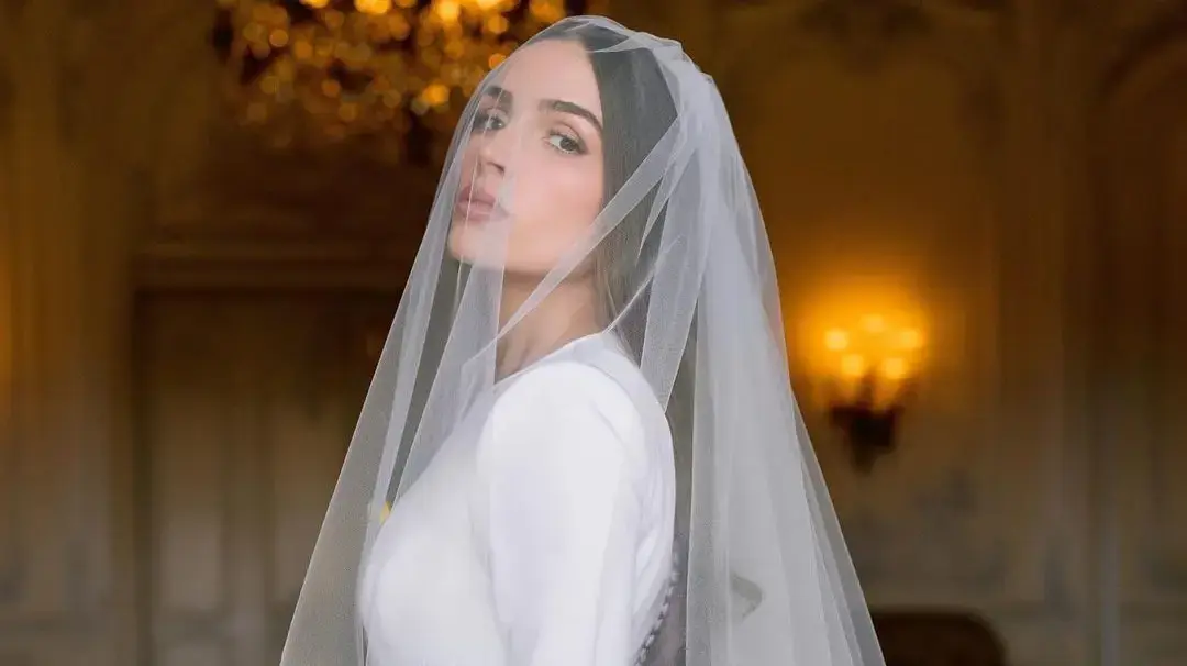 מיס יוניברס אוליביה קולפו בשמלת כלה של דולצ'ה וגבאנה מיס יוניברס אוליביה קולפו בשמלת כלה של דולצ'ה וגבאנה