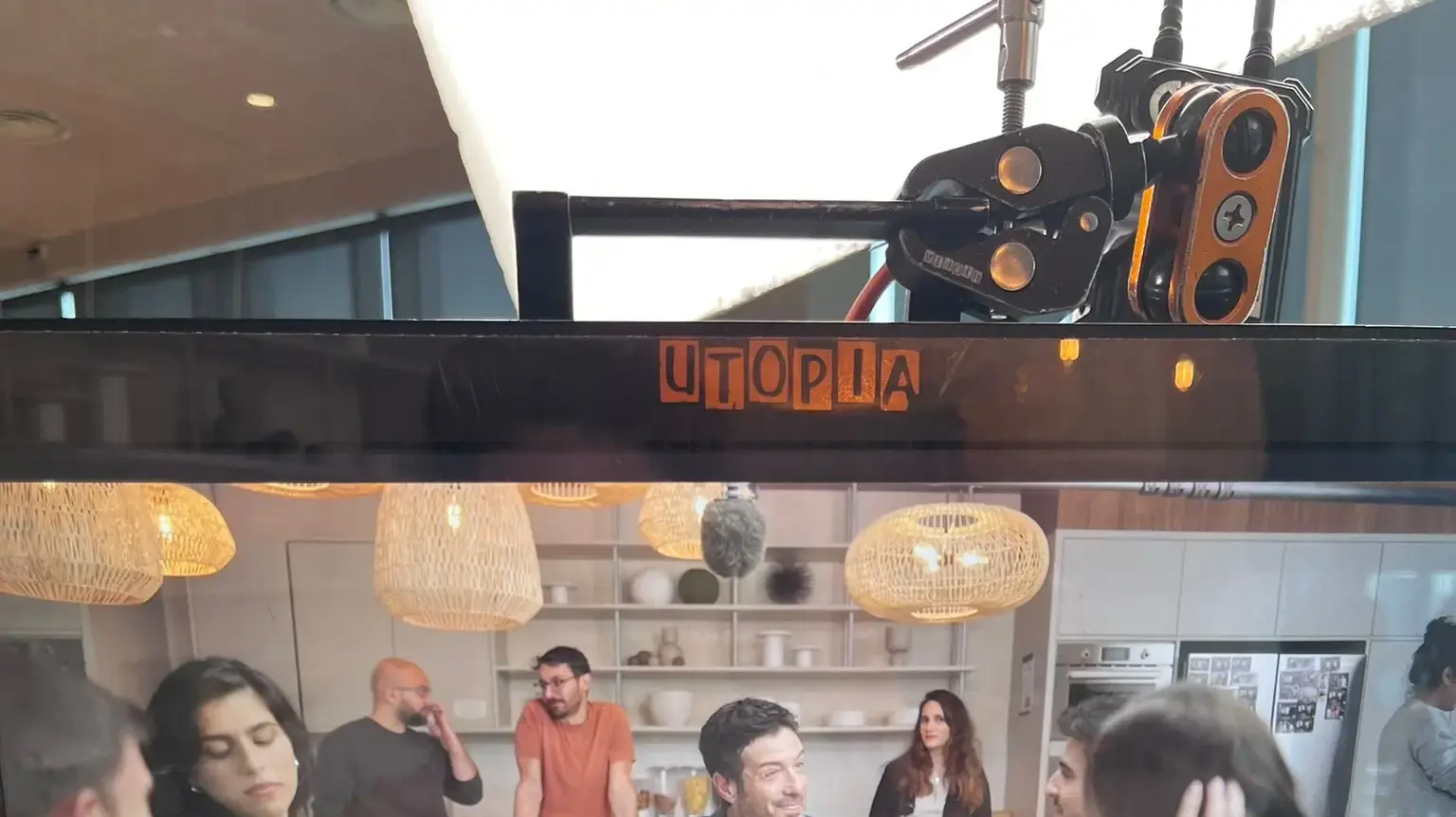 פאפאיה משיקה קמפיין גיוס עובדים בכיכובו של רון שחר